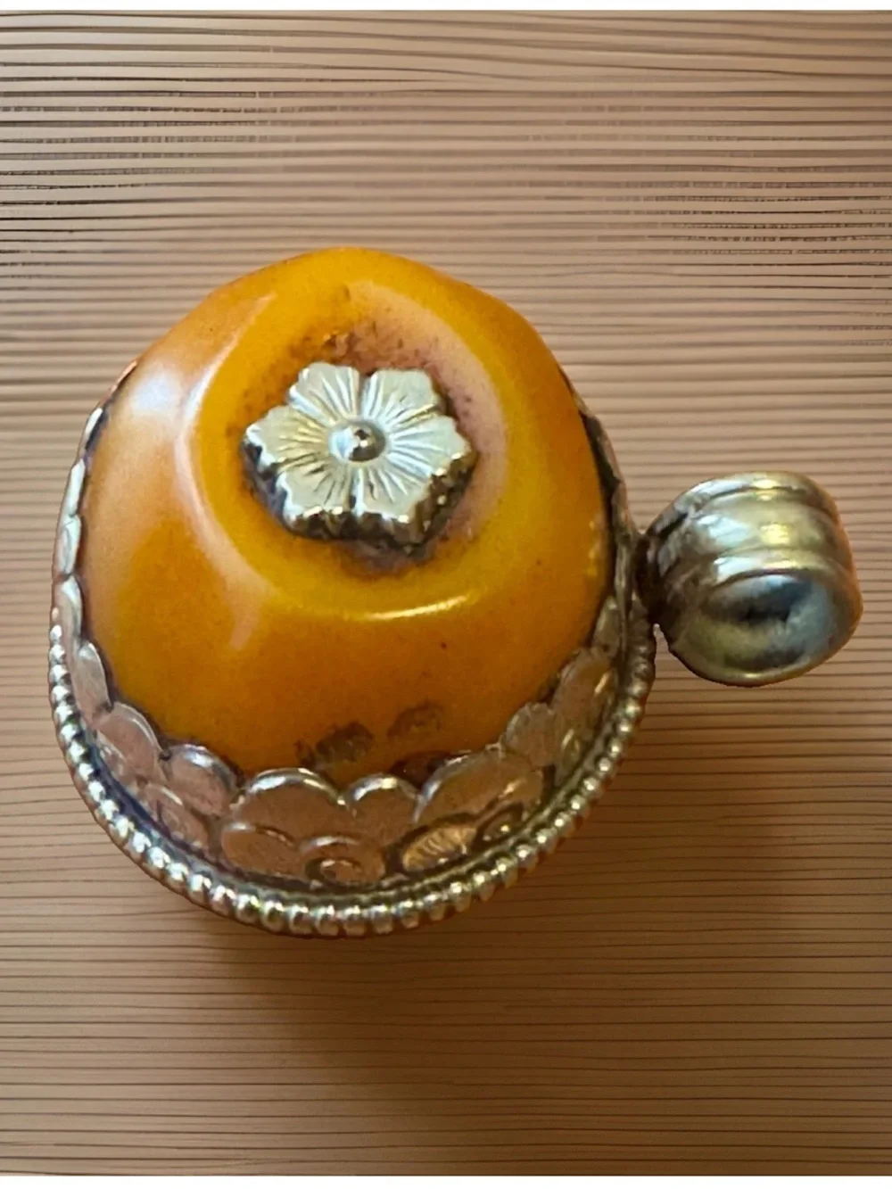 Vintage Hand Carved Traditional Tibetan Amber Bakelite Pendant Set In Silver 17g